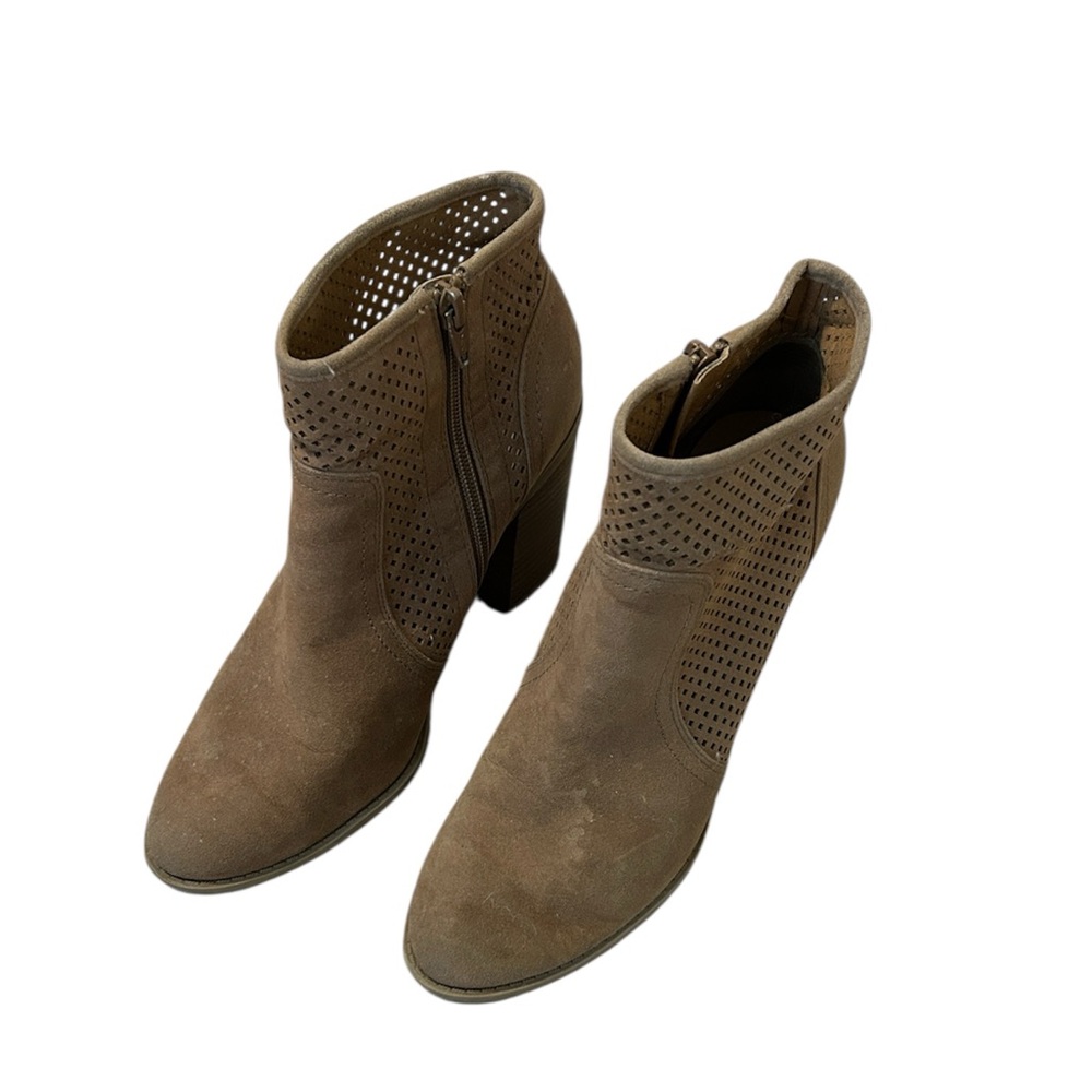 Universal Thread Crissy Laser Cut Heeled Ankle Booties, Size 8